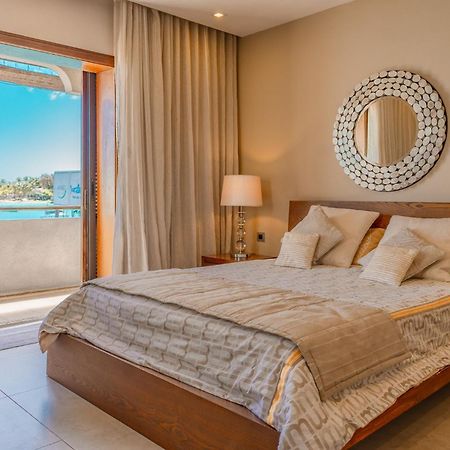 Beachfront Luxurious Stunning Sunset Boulevard Apartment, Гранд-Бэй Экстерьер фото