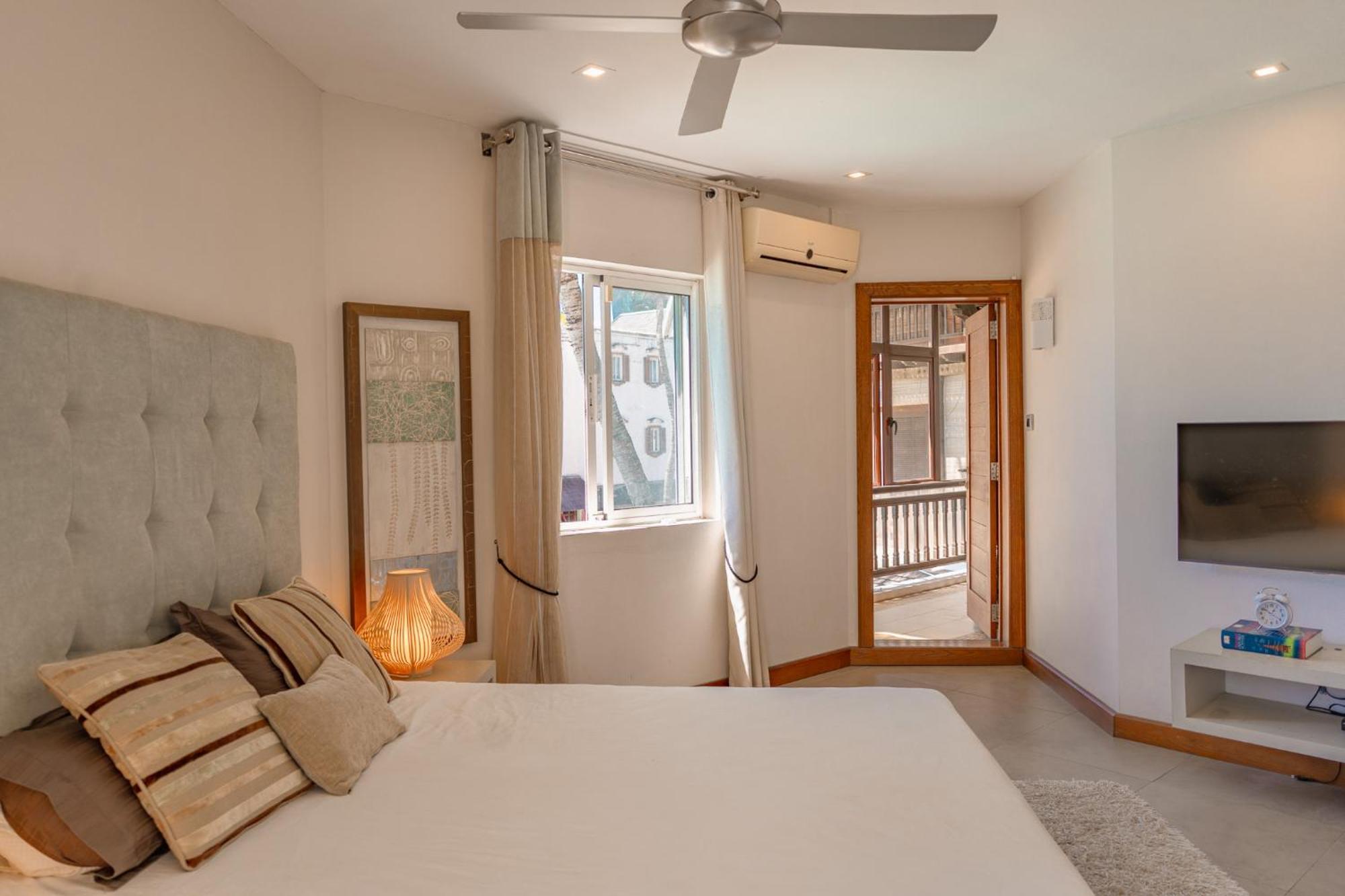 Beachfront Luxurious Stunning Sunset Boulevard Apartment, Гранд-Бэй Экстерьер фото
